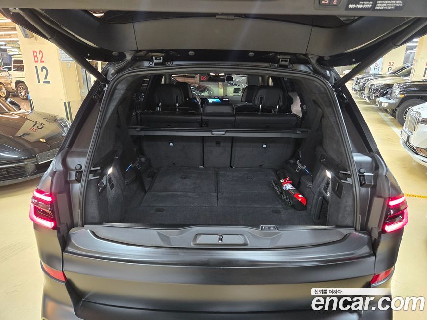 BMW X7 2025