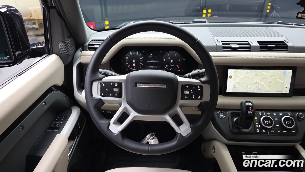 Land Rover Defender 2024