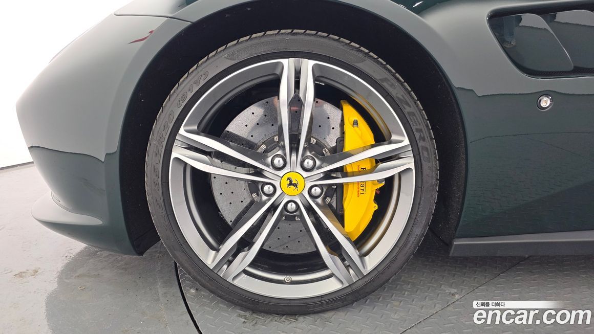 Ferrari GTC4 Lusso 2020