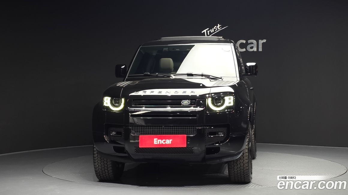 Land Rover Defender 2024