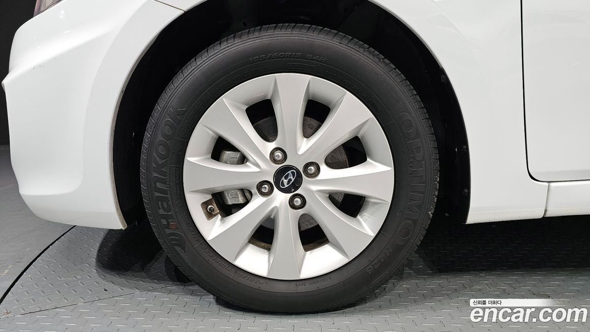 Hyundai Accent 2015