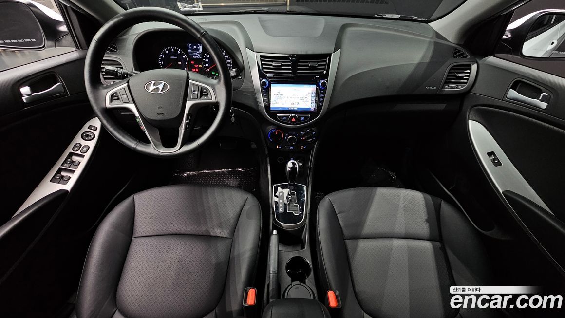 Hyundai Accent 2015