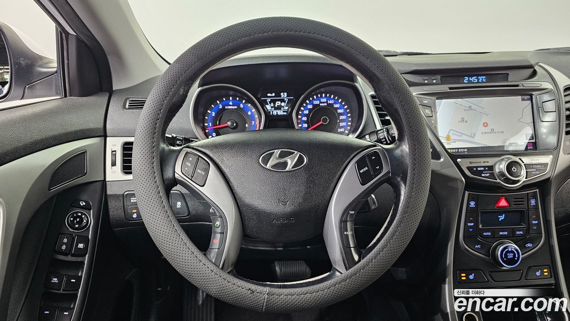 Hyundai AVANTE 2015