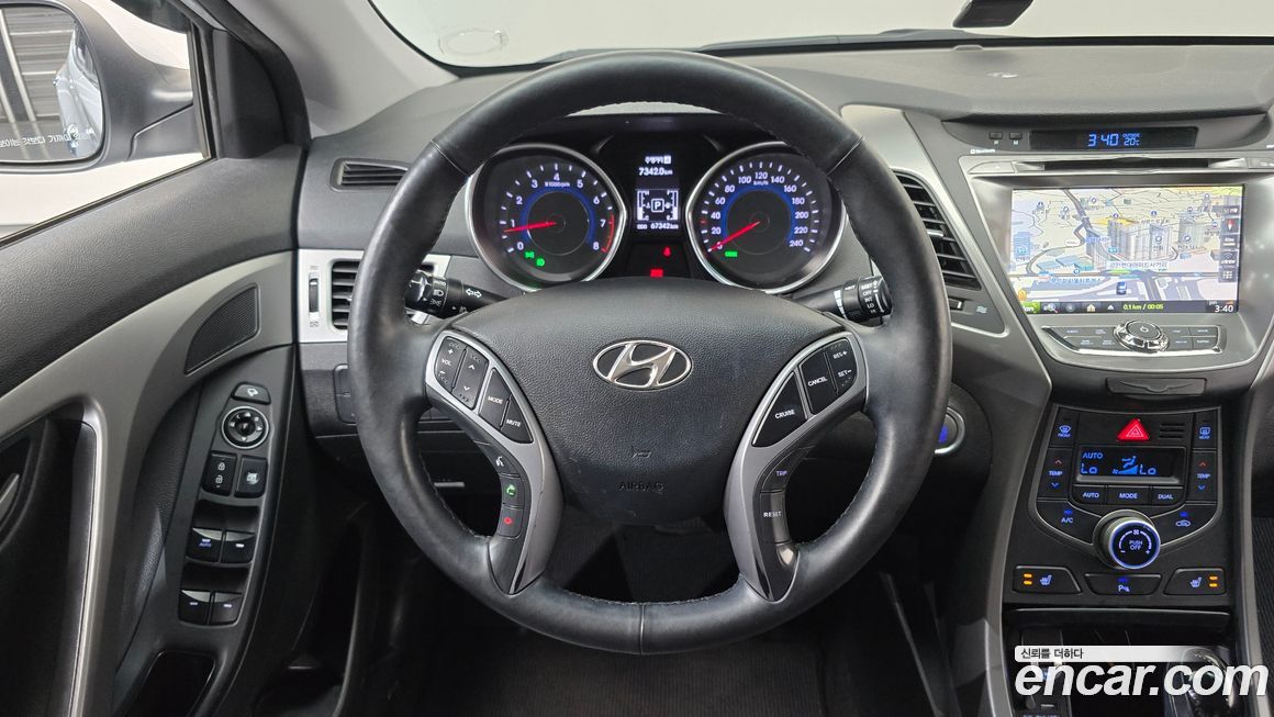 Hyundai AVANTE 2015