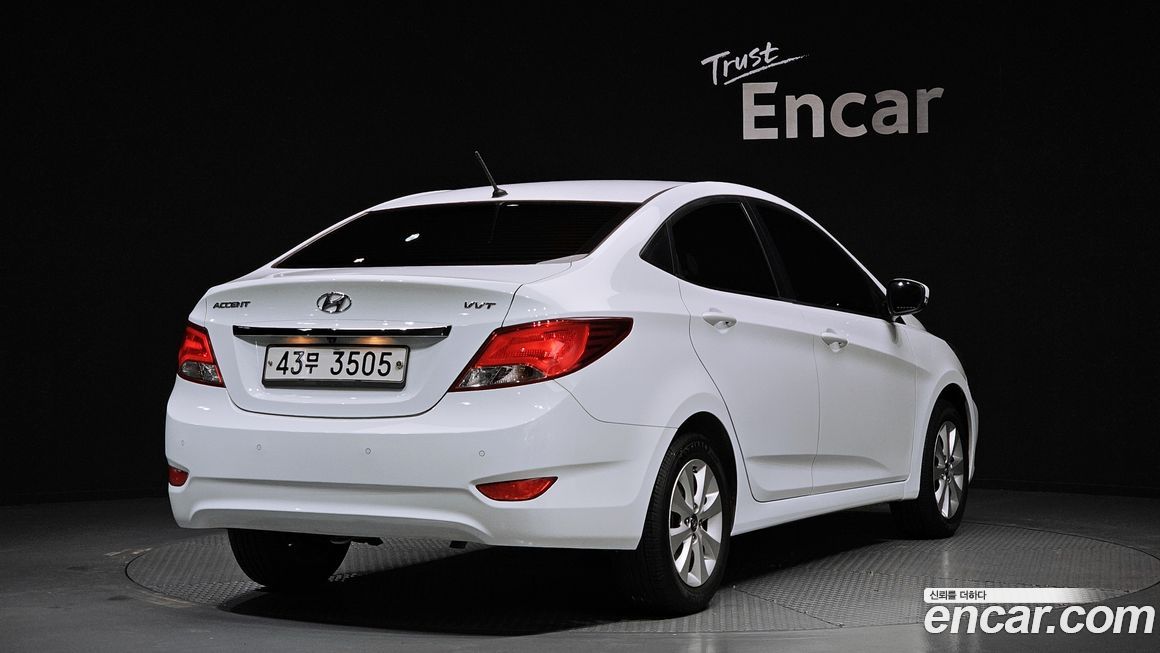 Hyundai Accent 2015