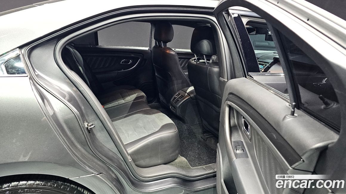 Ford Taurus 2015