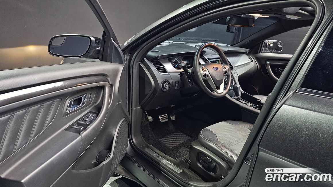 Ford Taurus 2015