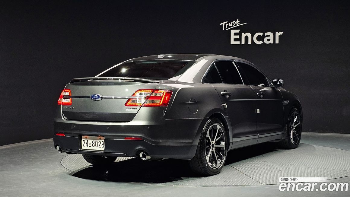 Ford Taurus 2015