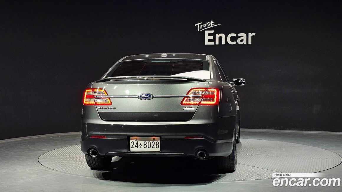 Ford Taurus 2015