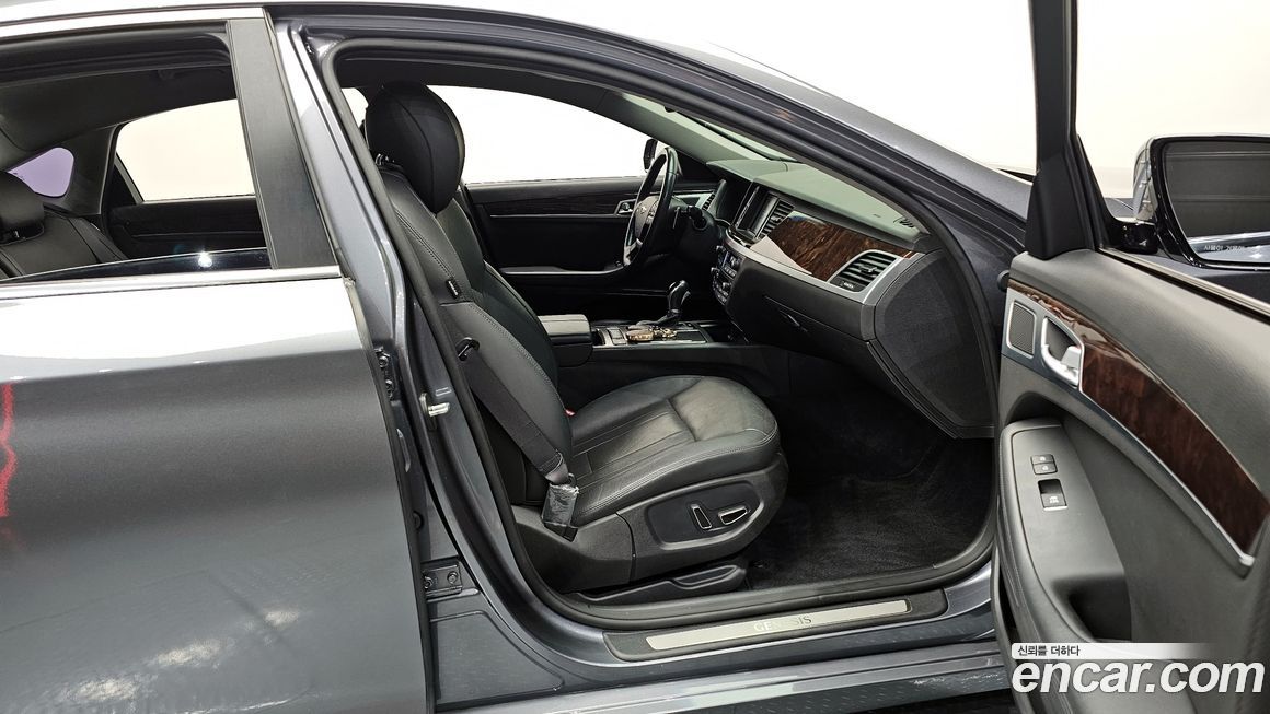 Hyundai Genesis 2015