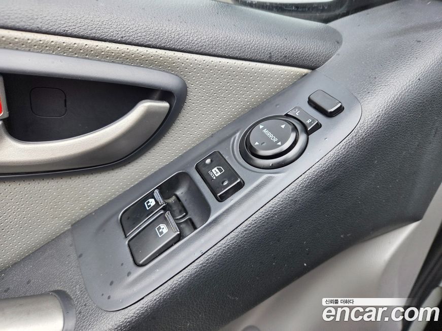 Hyundai Starex 2016