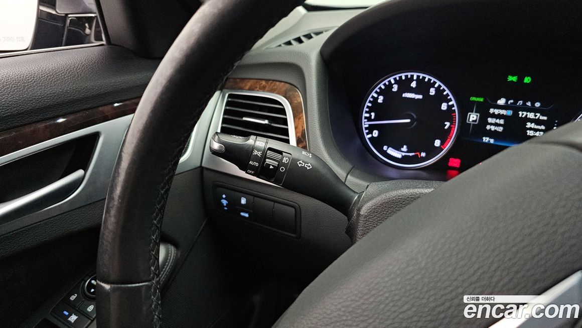 Hyundai Genesis 2015