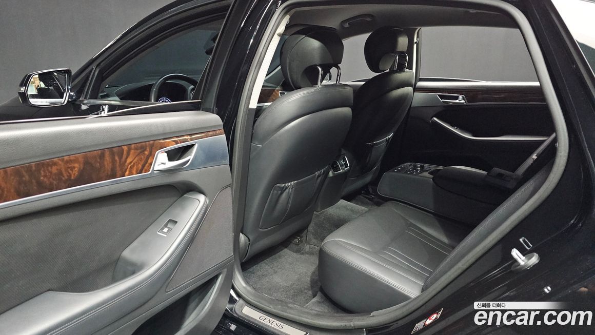 Hyundai Genesis 2014