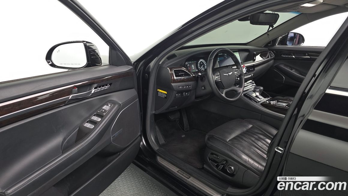 Genesis EQ900 2017