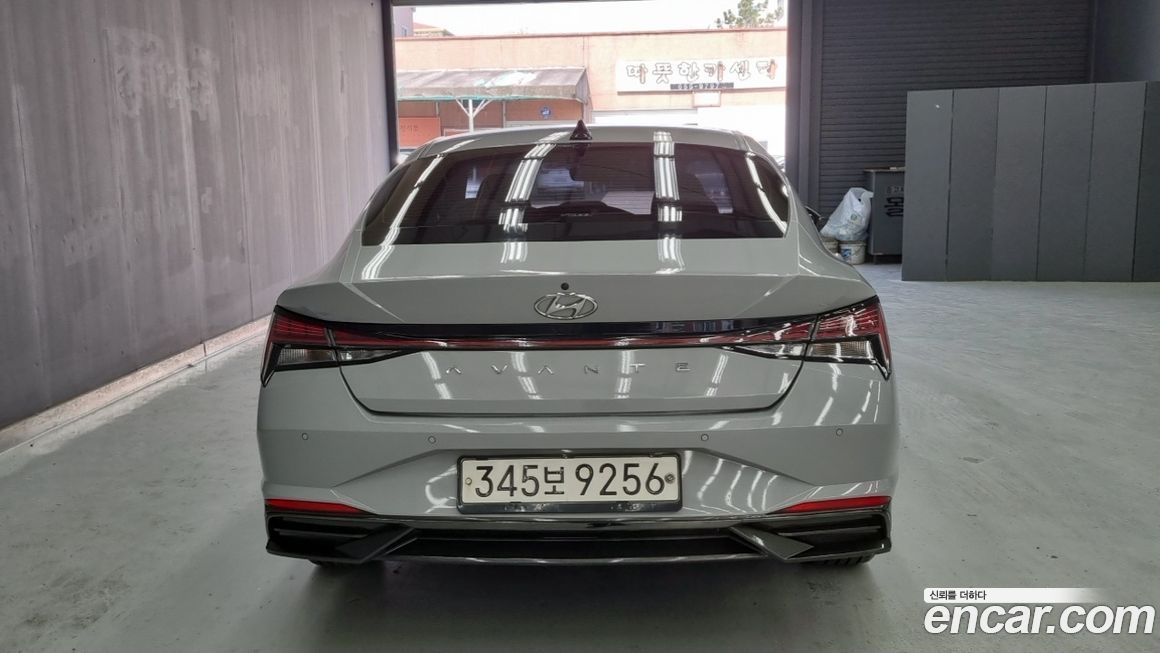 Hyundai AVANTE 2021