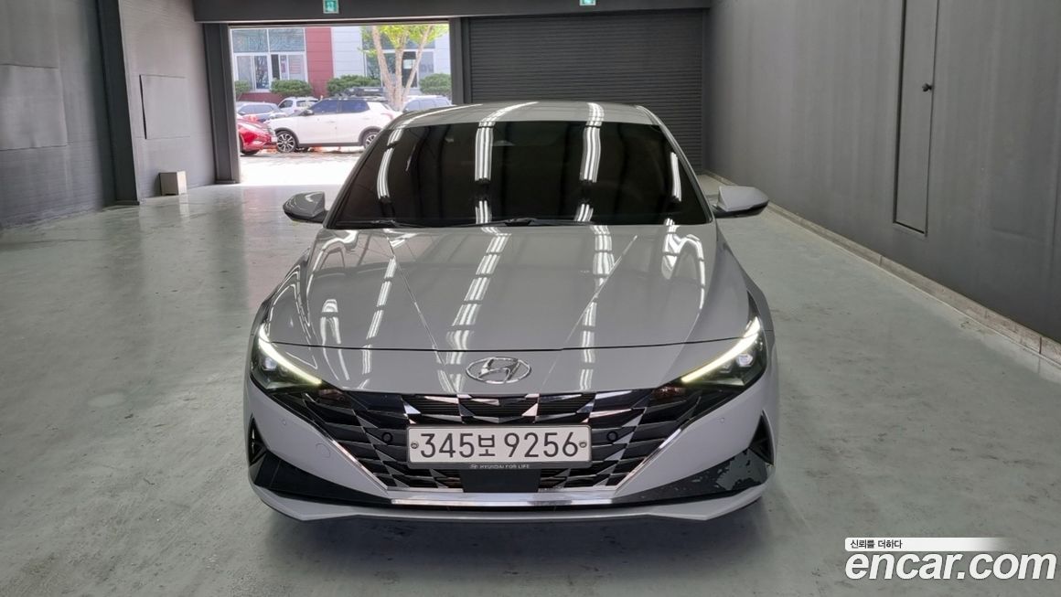 Hyundai AVANTE 2021