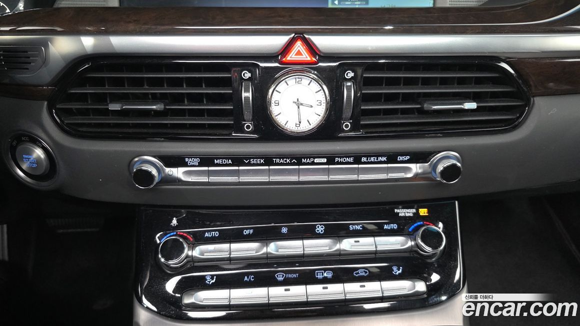 Genesis EQ900 2017