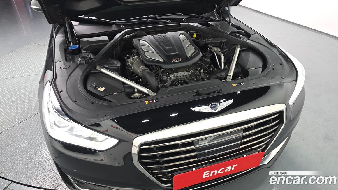 Genesis EQ900 2017
