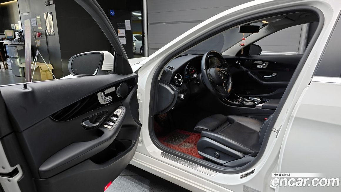 Mercedes-Benz C-Class 2019