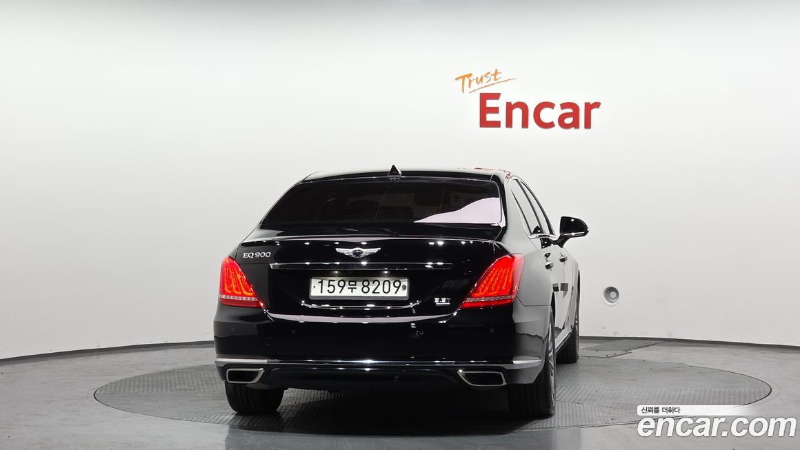 Genesis EQ900 2017