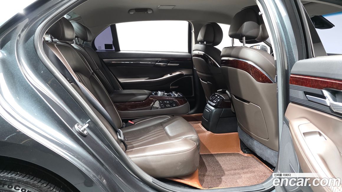 Genesis EQ900 2018