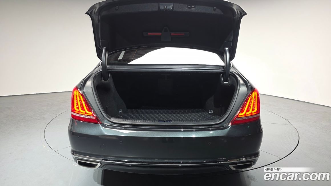 Genesis EQ900 2018