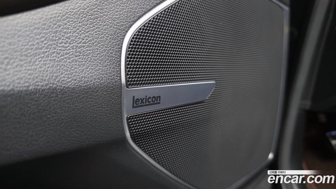 Genesis EQ900 2018