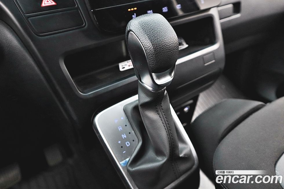 Hyundai Staria 2025