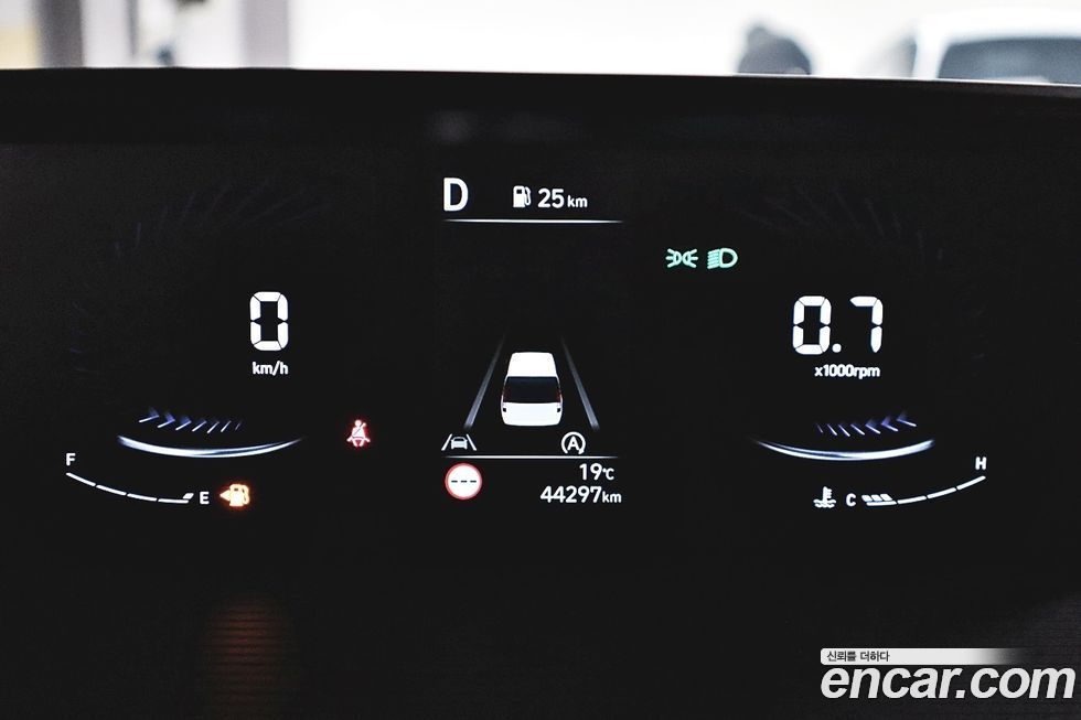 Hyundai Staria 2025