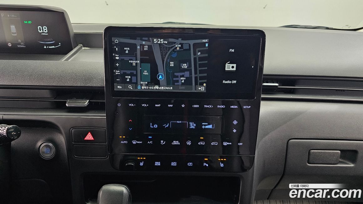 Hyundai Staria 2025