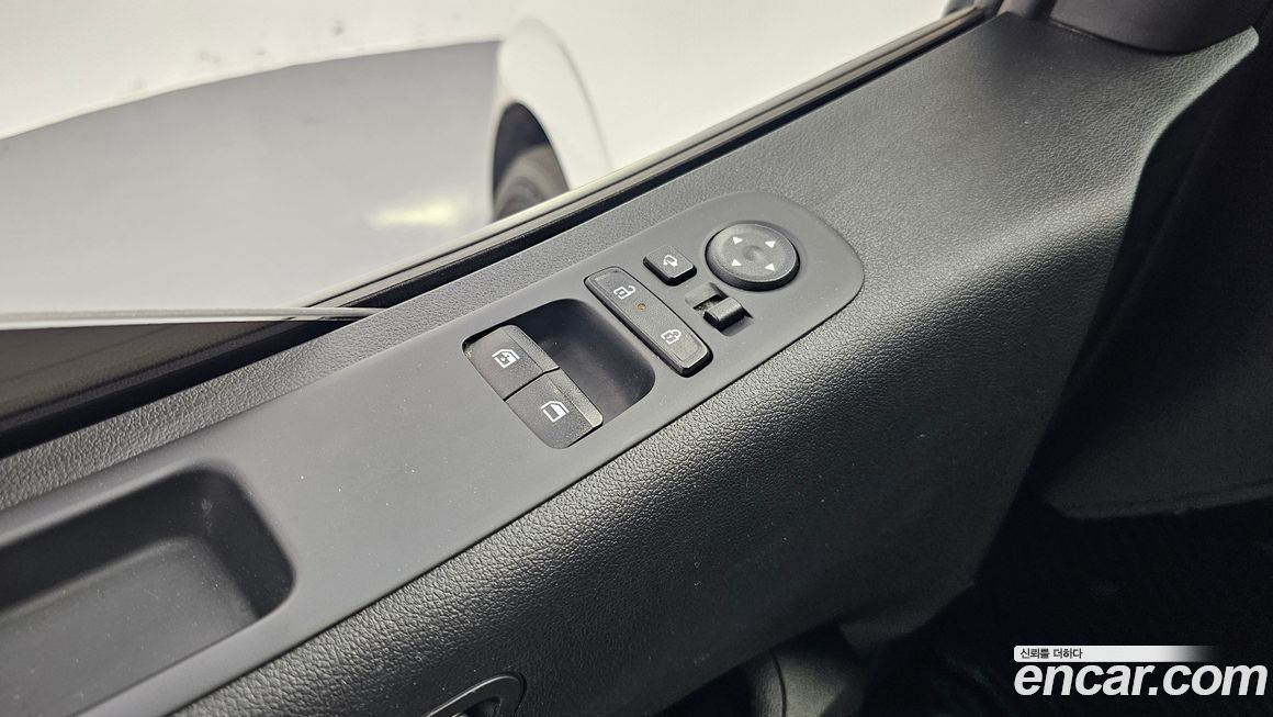 Hyundai Staria 2025
