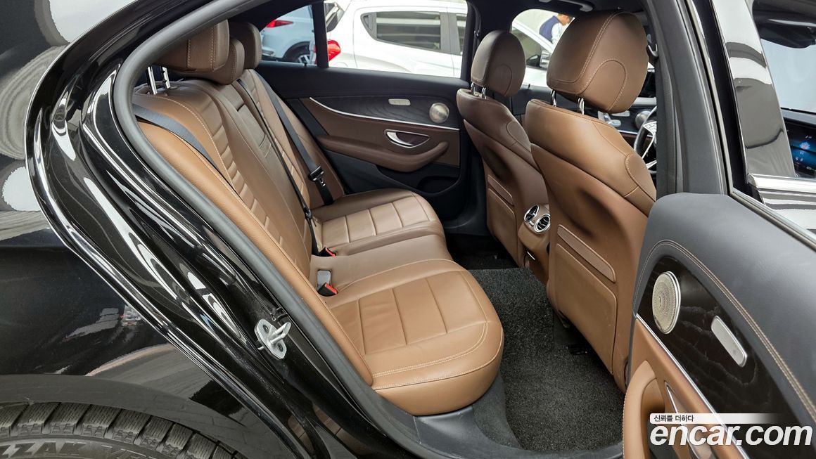 Mercedes-Benz E-Class 2021