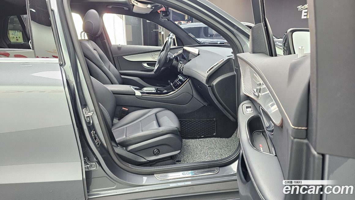 Mercedes-Benz EQC 2020