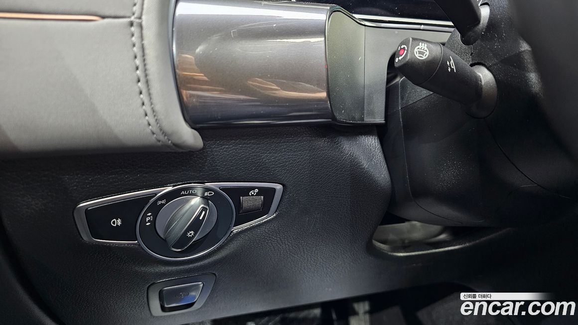 Mercedes-Benz EQC 2020