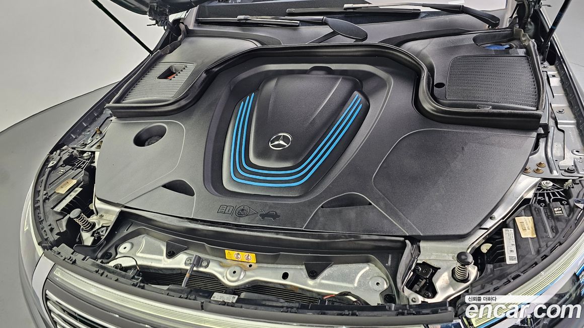 Mercedes-Benz EQC 2020