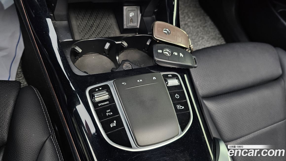 Mercedes-Benz EQC 2020