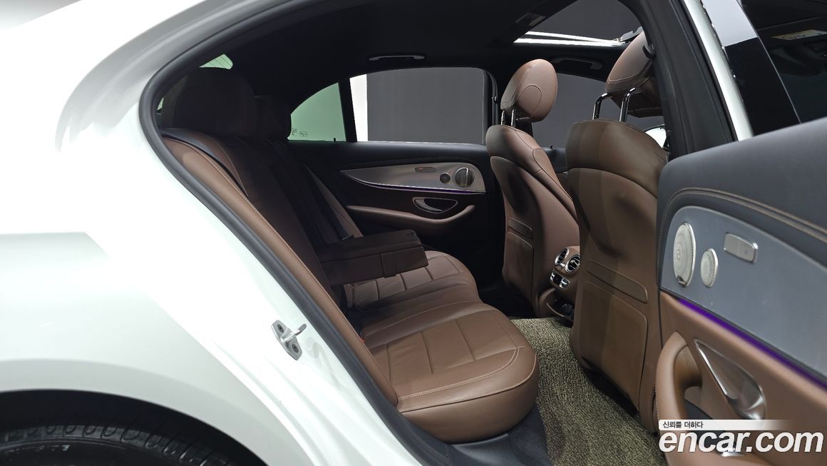 Mercedes-Benz E-Class 2021