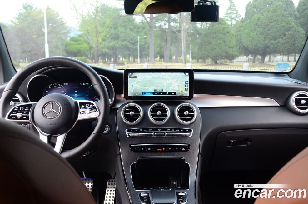 Mercedes-Benz GLC-Class 2021