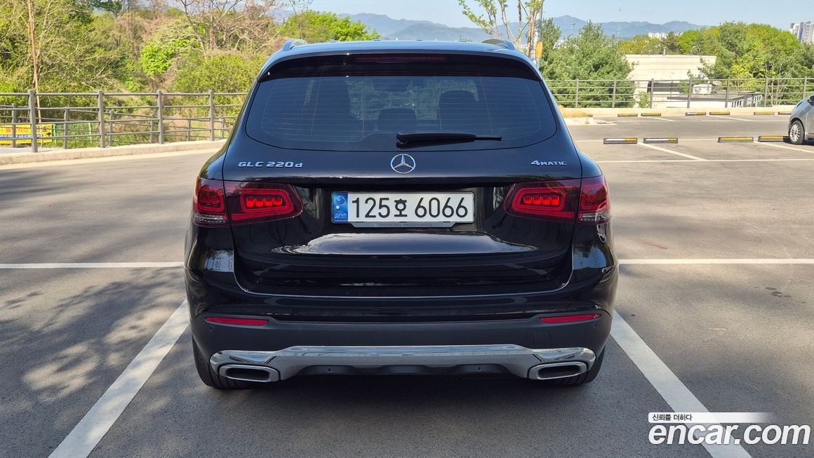 Mercedes-Benz GLC-Class 2022