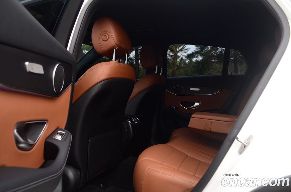 Mercedes-Benz GLC-Class 2021