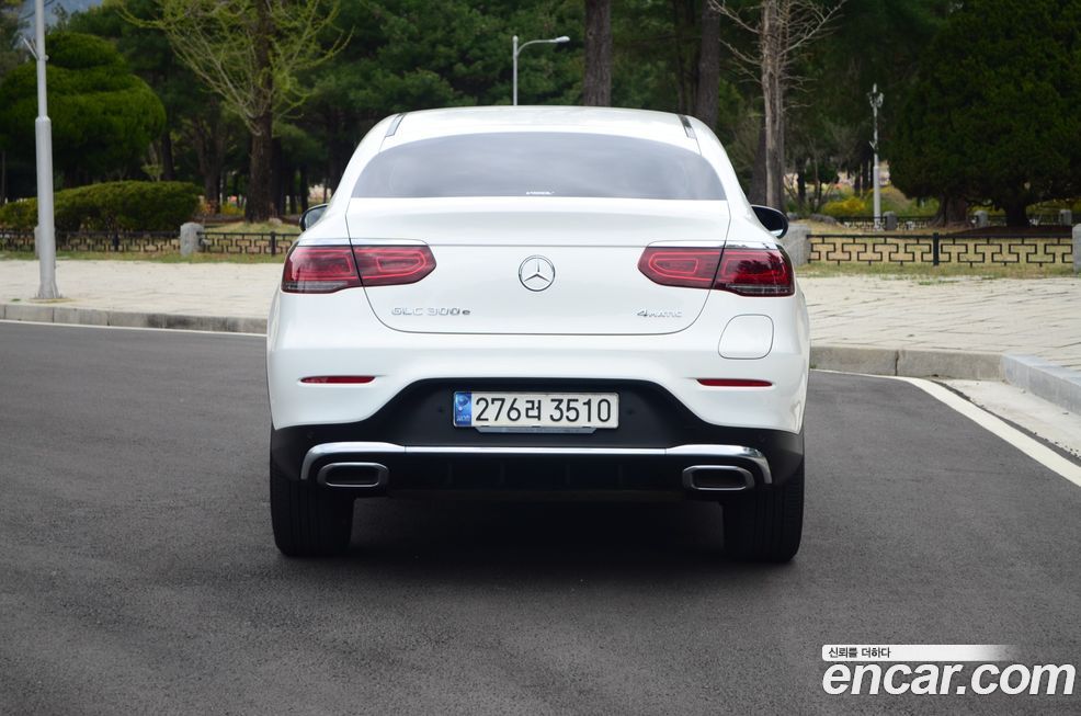 Mercedes-Benz GLC-Class 2021