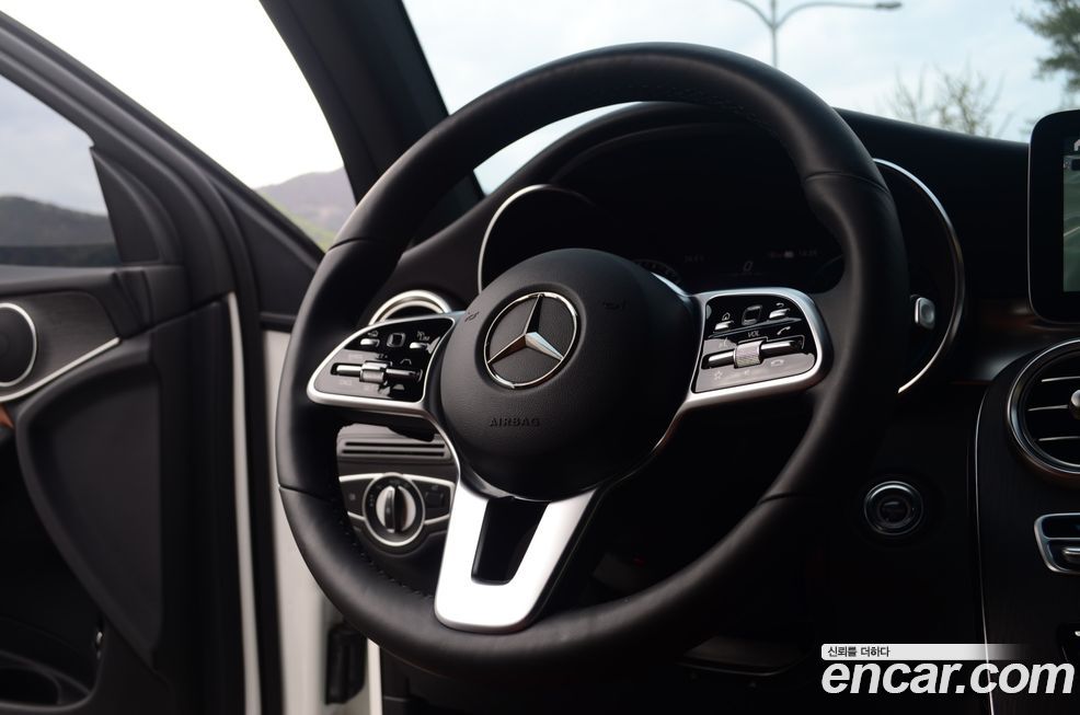 Mercedes-Benz GLC-Class 2021