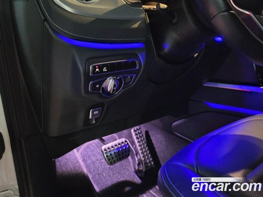 Mercedes-Benz G-Class 2024