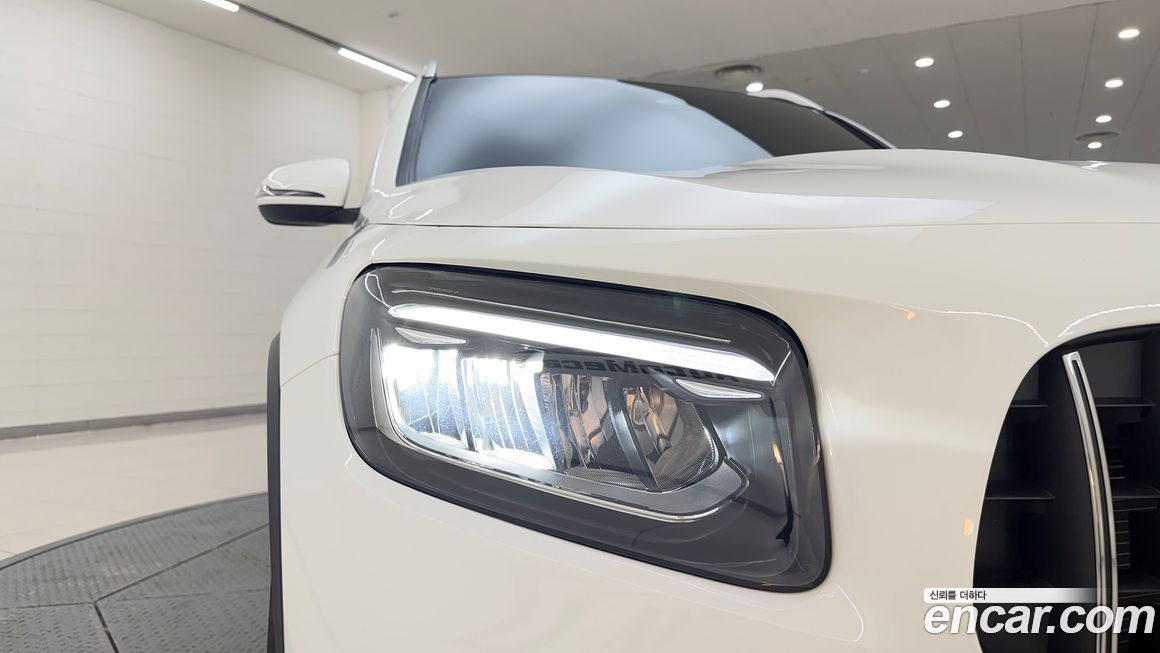 Mercedes-Benz GLB-Class 2025