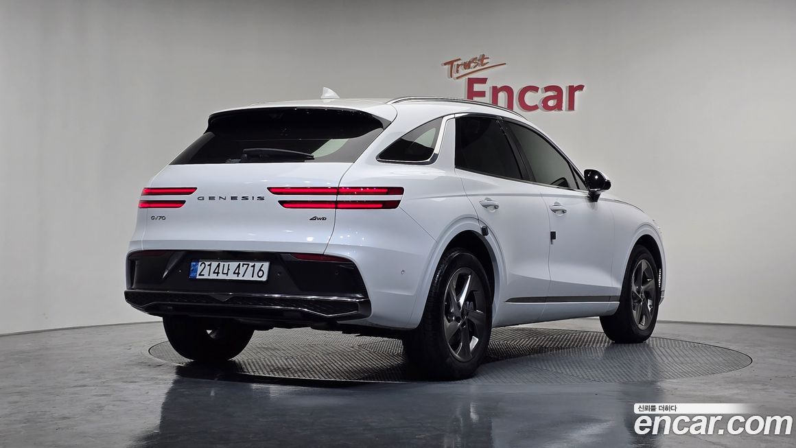 Genesis GV70 2025