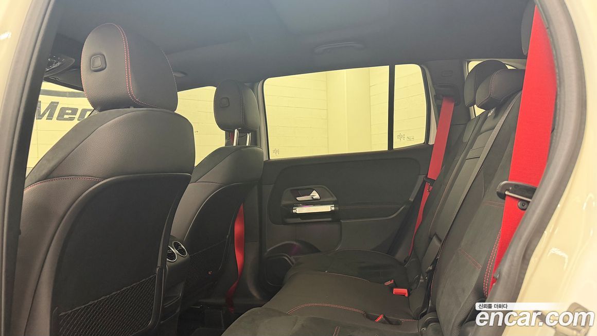 Mercedes-Benz GLB-Class 2025