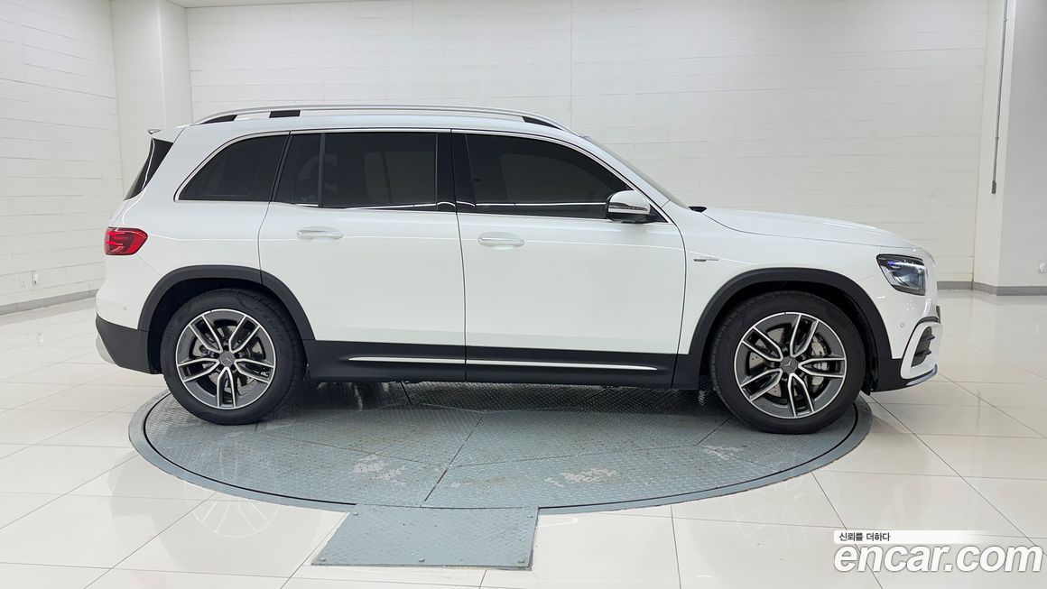 Mercedes-Benz GLB-Class 2025