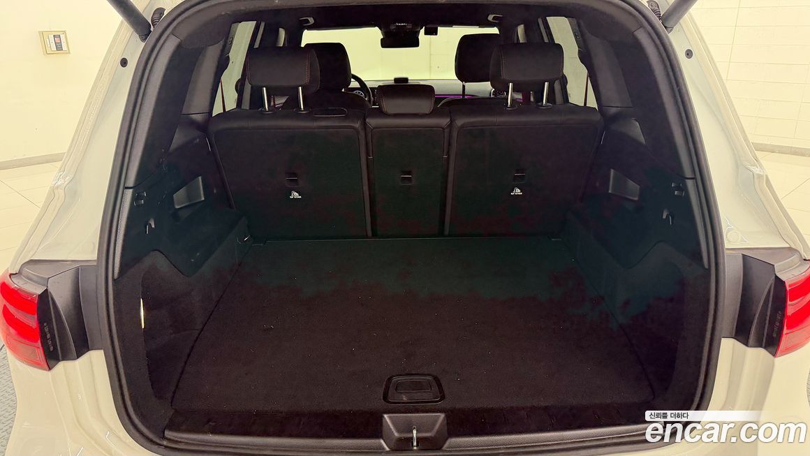 Mercedes-Benz GLB-Class 2025