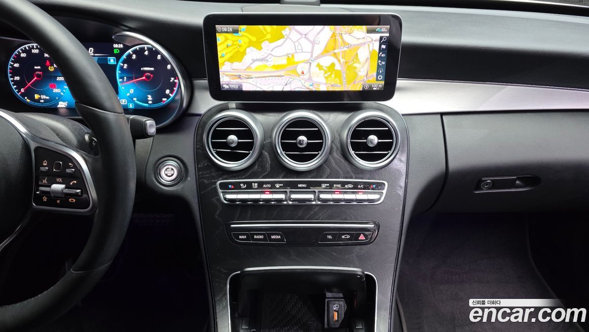 Mercedes-Benz C-Class 2021