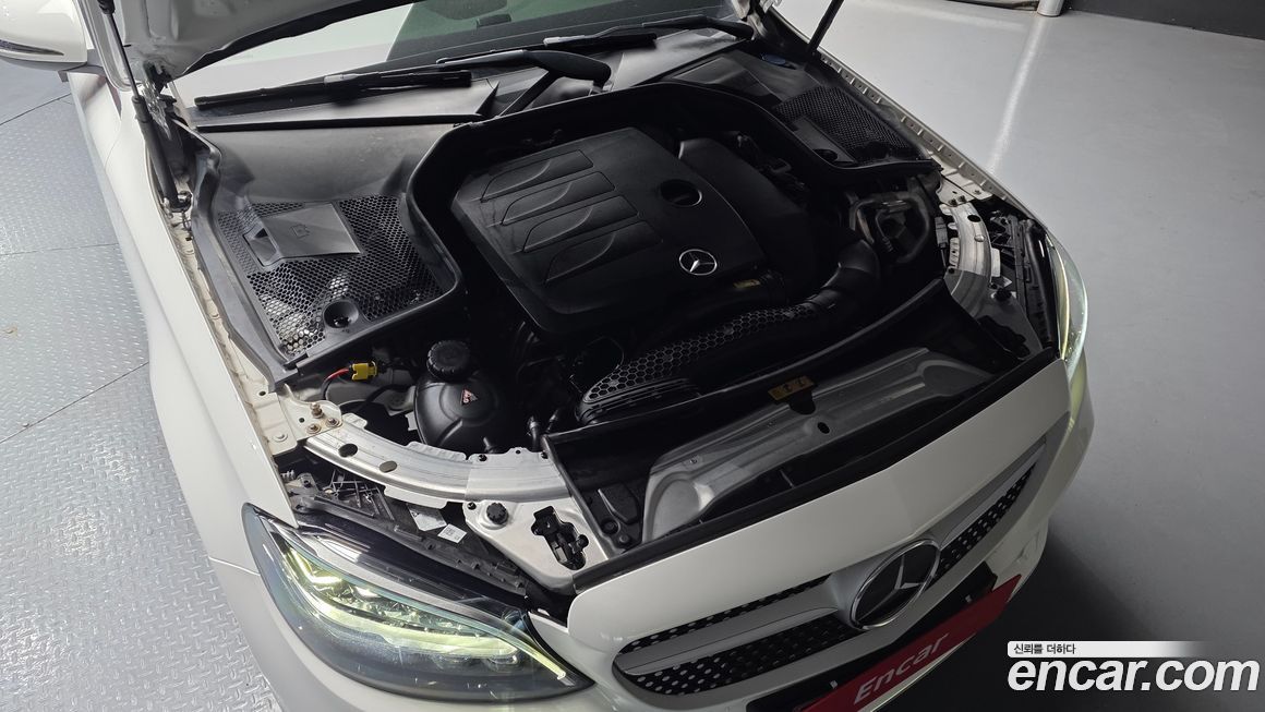 Mercedes-Benz C-Class 2021